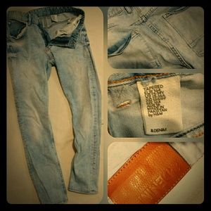 Acid washed/bleached slim fit jeans